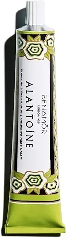 Benamôr - Crema Protectora de Manos con Alantoína y Glicerina - Extracto de Limón Orgánico - Fragancia de Limón - Crema de Manos Icónica Benamôr - Libre de Parabeno y Vegano - Tubo de 50ml.  