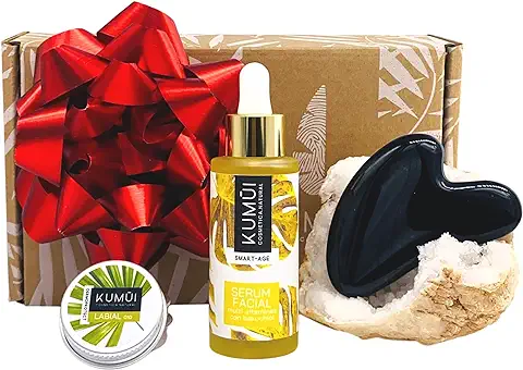Kumui - Pack Regalo Yoga Facial y Bienestar - Masajeador Rostro Piedra Natural + Sérum Antiedad Relajante en Aceite con Aromaterapia + Bálsamo Labial Vegano con Vitamina E y Q10 - Set 3 Productos  