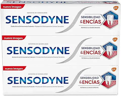 Sensodyne Sensibilidad y Encías Pasta de Dientes Con Flúor, Alivio Para Dientes Sensibles y Mejora de la Salud de las Encías, Pack de 3x75 ml  