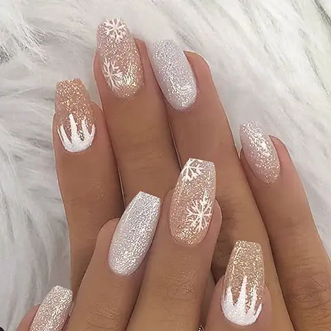 Vatocu Uñas Postizas a Presión de Ataúd de Navidad, Uñas Postizas Cortas Blancas Nude, Copos de Nieve, Uñas Postizas Plateadas con Purpurina, Uñas Acrílicas Degradadas para Mujeres y Niñas (24 Piezas)  