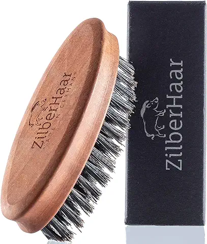 ZilberHaar- Cepillo de Barba de Bolsillo, Rígido- 100% Cerdas Auténticas de Jabalí y Madera de Peral- Cuidado Facial Masculino Compatible con Todos los Bálsamos y Aceites para Barba- Ideal para Viajar  