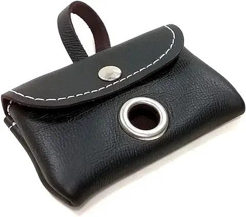Porta-bolsas Caca Perro de Cuero, Elegante Dispensador para una Rollo de Bolsas de Excrementos, Calidad Hecho a Mano en España, Color Negro, Para Llevar en la Correa, Collar, Cinturón o Bolsa  