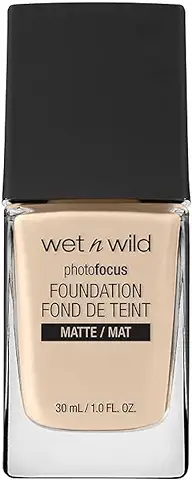Wet n Wild, Base de Maquillaje Photo Focus, Alta Cobertura con Complejo de Ajuste de Luz para un Look Sin Marcas Blancas y Apto para Fotos, Acabado Mate, Vegano, Nude Ivory  