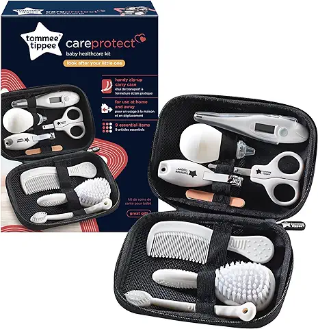 Tommee Tippee Set de Cuidado y Aseo para Bebé, 9 Artículos Esenciales para el Cuidado del Recién Nacido, Funda de Viaje Impermeable y Fácil de Limpiar, Diseño Puede Variar  