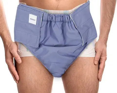 KMINA - Protector Pañal Adulto Reutilizable, Cobertor Pañal para Personas Mayores, Braga Sujeta Pañal Impermeable, Doble Protección para Incontinencia Adultos Ajustable - Made in Europe  